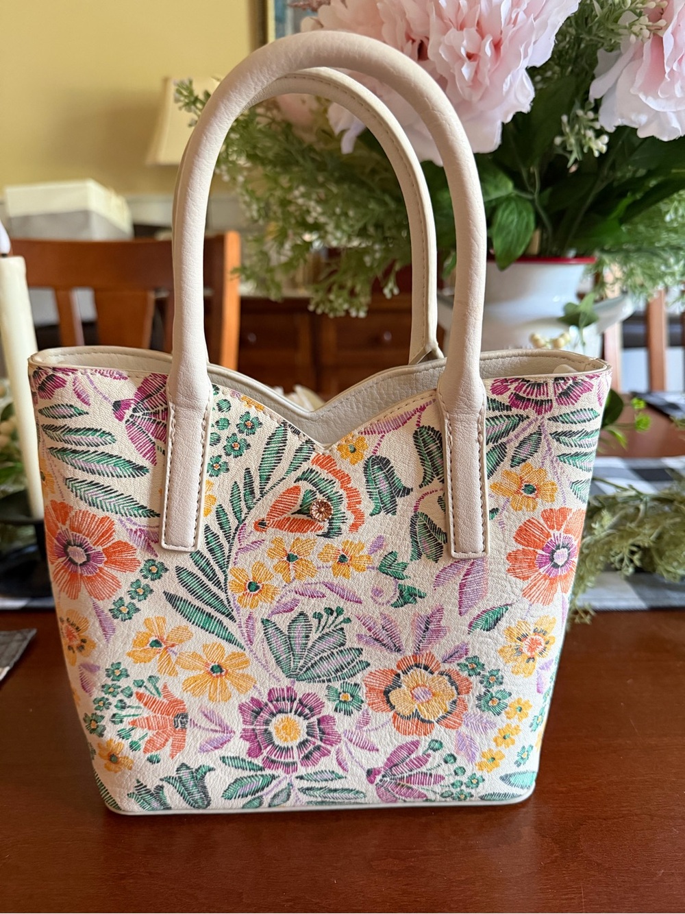 LC Lauren Conrad Floral Hand Bag